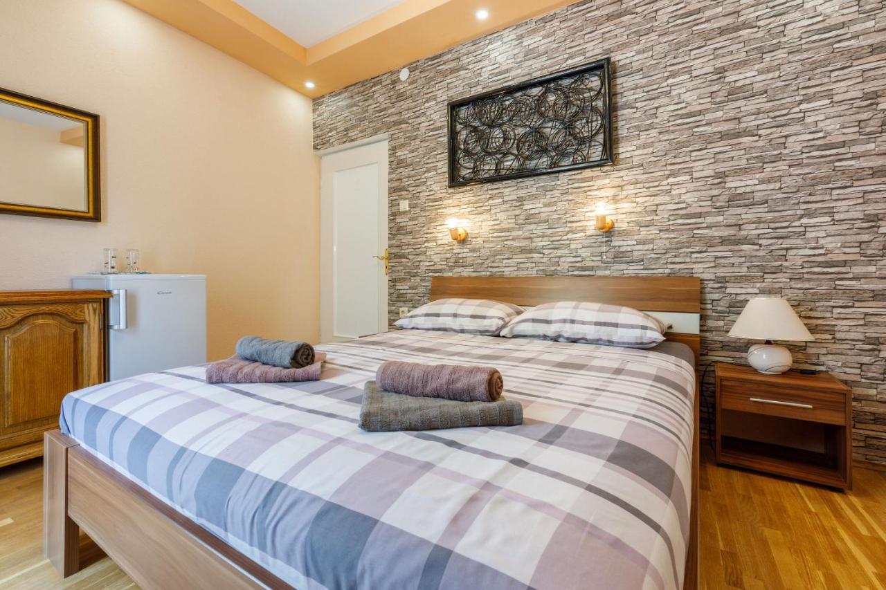 Apartments And Room Art Crikvenica Exterior photo