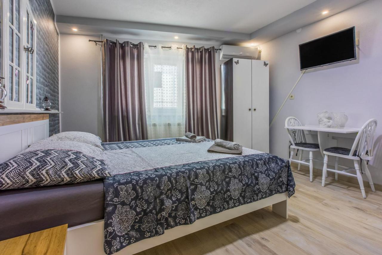 Apartments And Room Art Crikvenica Exterior photo