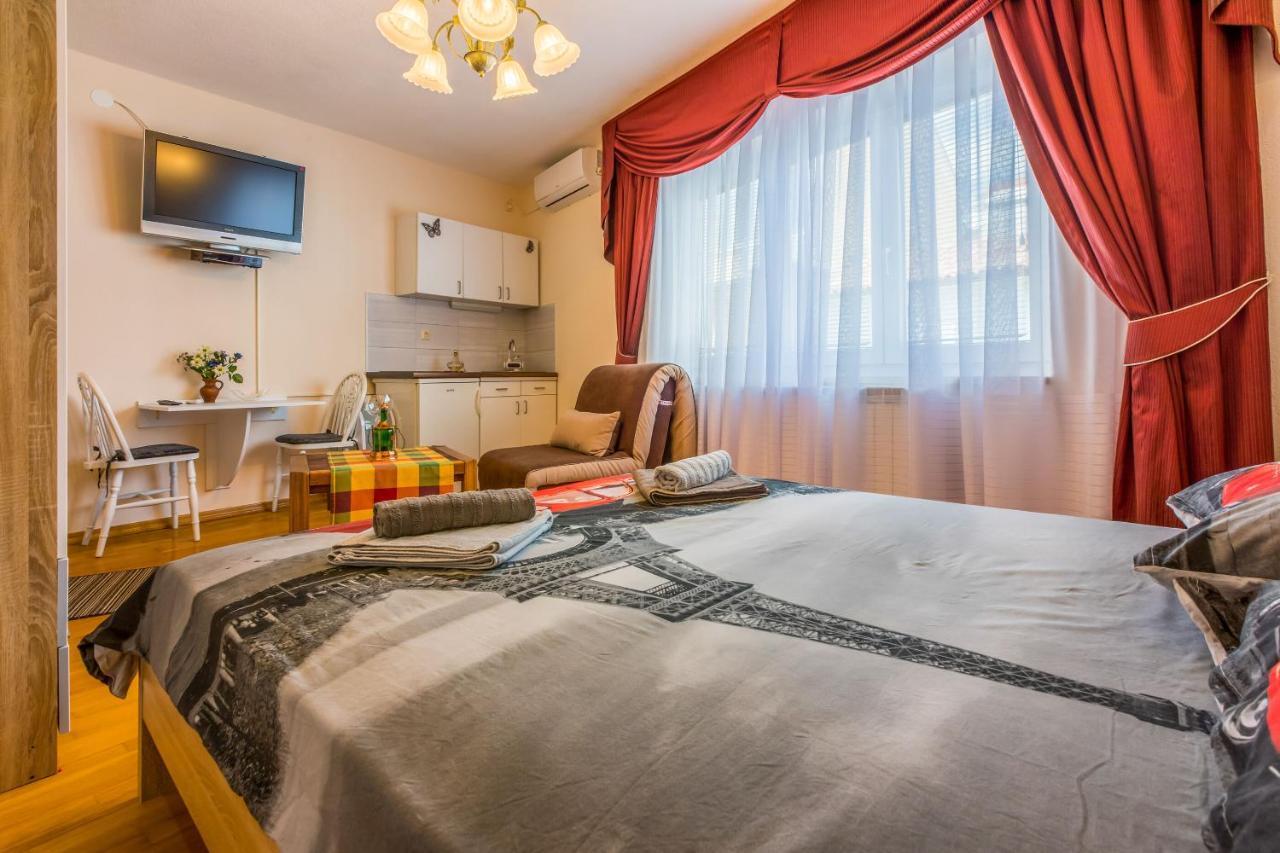 Apartments And Room Art Crikvenica Exterior photo