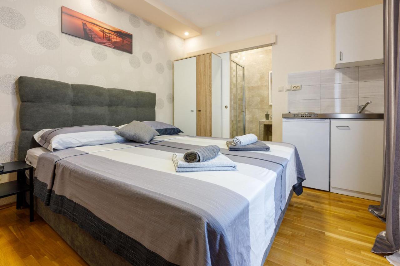 Apartments And Room Art Crikvenica Exterior photo
